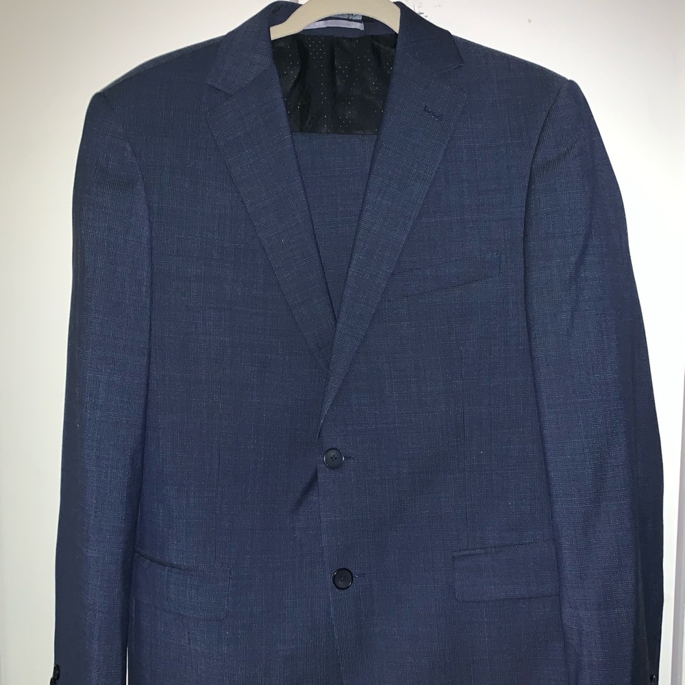 Men’s blue suit